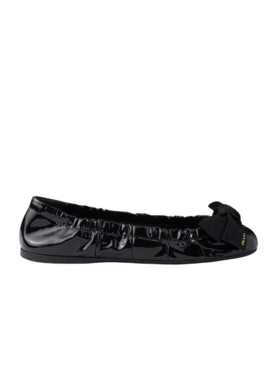 Prada Ballerines en cuir verni avec nœud